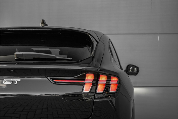 Ford Mustang Mach-E GT Extended AWD 98 kWh Pano Black Pack 20"