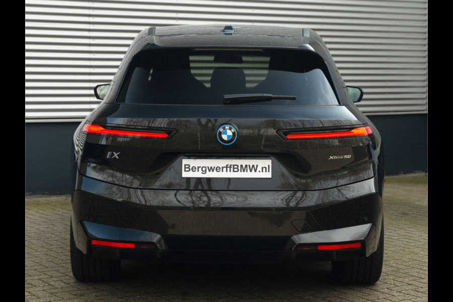 BMW iX xDrive50 - Luchtvering - Sportpakket - Driving + Parking Ass Prof