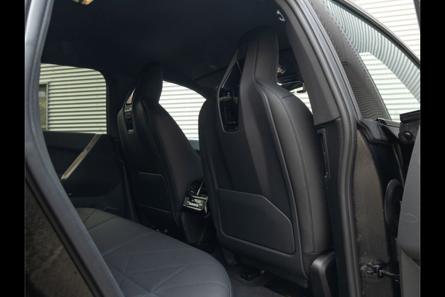 BMW iX xDrive50 - Luchtvering - Sportpakket - Driving + Parking Ass Prof