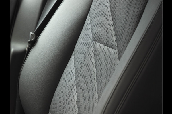 BMW iX xDrive50 - Luchtvering - Sportpakket - Driving + Parking Ass Prof