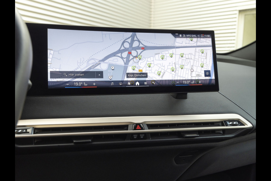 BMW iX xDrive50 - Luchtvering - Sportpakket - Driving + Parking Ass Prof