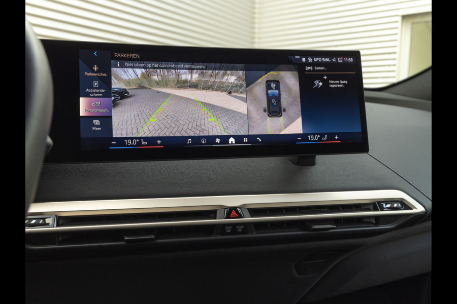 BMW iX xDrive50 - Luchtvering - Sportpakket - Driving + Parking Ass Prof