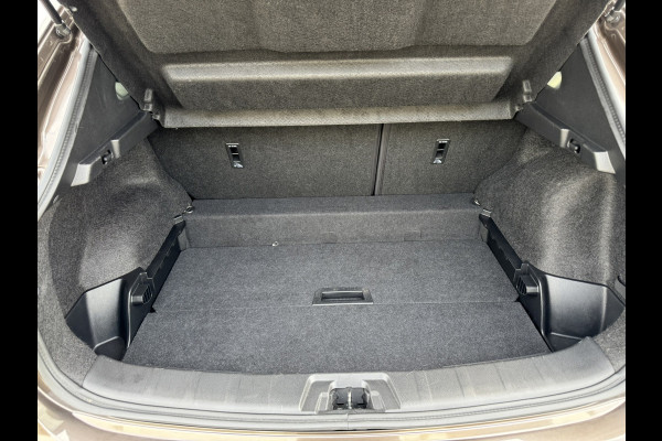 Nissan QASHQAI 1.3 DIG-T N-Connecta 160PK Led Panorama Clima Cruise Carplay Pds+360 camera