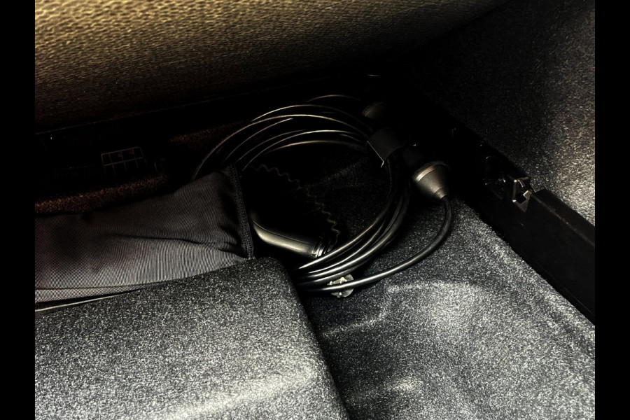 Volvo XC40 1.5 T5 Recharge Business Pro Leder_Carplay_3d cam_Dealer onderhouden