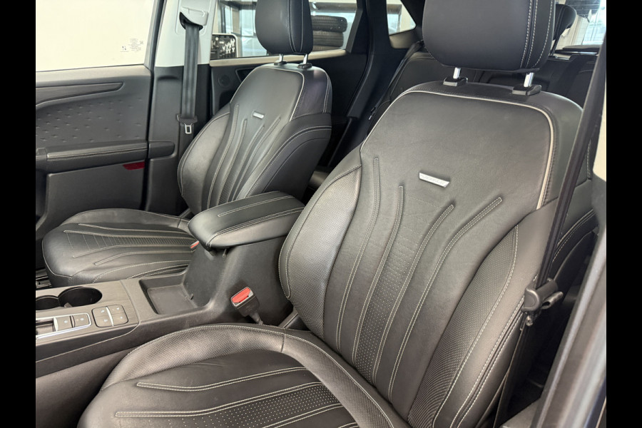 Ford Kuga 2.5 PHEV Vignale B&O Verwarmde achterbank Elec klep 24 Maanden garantie* (Vraag naar de voorwaarden)