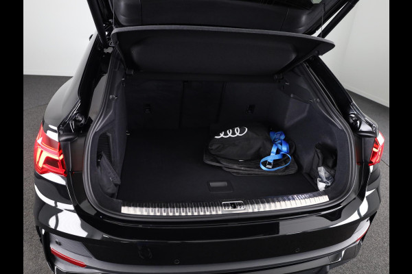 Audi Q3 Sportback 45 TFSI e S Edition 245pk  | Navigatie | Stoelverwarming | Keyless Entry | Parkeercamera | 20 inch Lichtmetalen velgen