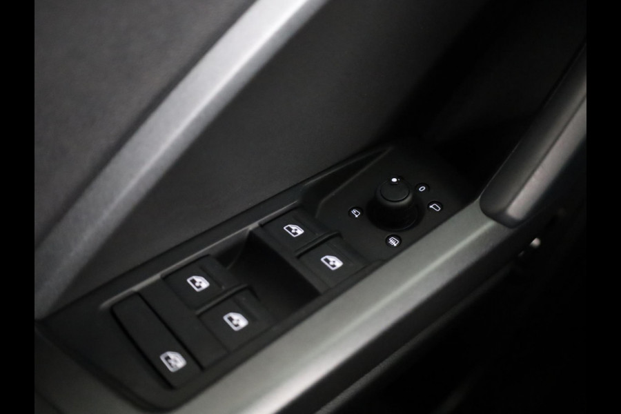 Audi Q3 Sportback 45 TFSI e S Edition 245pk  | Navigatie | Stoelverwarming | Keyless Entry | Parkeercamera | 20 inch Lichtmetalen velgen