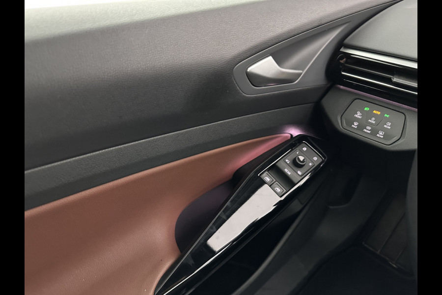 Volkswagen ID.4 Business 77 kWh [ 3-Fase-11kW ] {SOH-83%} (INCL.BTW) *LEATHER-FABRIC | ADAPTIVE-CRUISE | FULL-LED | HEATED-COMFORTSEATS | KEYLESS | CAMERA | DIGI-COCKPIT | DAB | NAVI-FULLMAP | PRIVACY-GLASS | ECC | PDC | TOWBAR | 19''ALU*