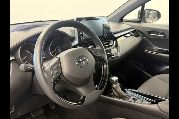 Toyota C-HR 1.8 Hybrid Dynamic Carplay ECC Privacy glass Keyless Go PDC