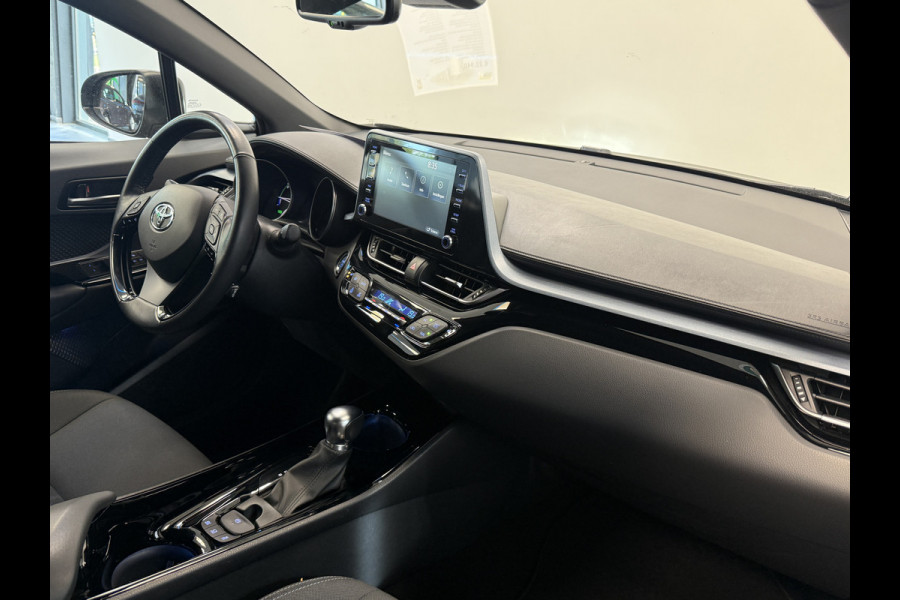 Toyota C-HR 1.8 Hybrid Dynamic Carplay ECC Privacy glass Keyless Go PDC