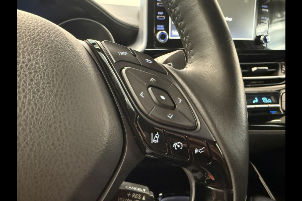 Toyota C-HR 1.8 Hybrid Dynamic Carplay ECC Privacy glass Keyless Go PDC