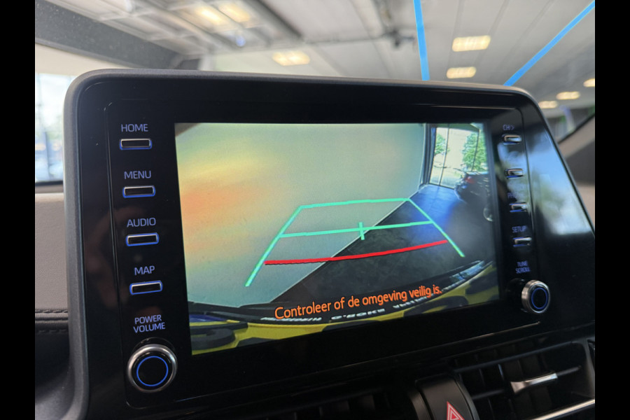 Toyota C-HR 1.8 Hybrid Dynamic Carplay ECC Privacy glass Keyless Go PDC
