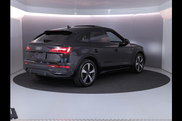 Audi Q5 Sportback 55 TFSI e S edition Competition 367pk | Panoramadak | Verlengde garantie | Navigatie | Parkeersensoren (Park assist) | Rondomzicht camera | Lederen bekleding | S-Line |