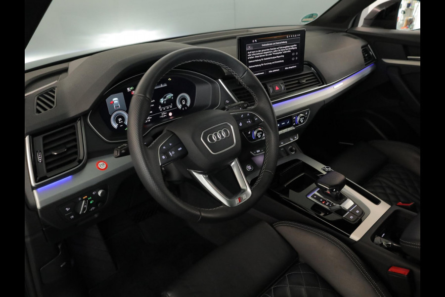 Audi Q5 Sportback 55 TFSI e S edition Competition 367pk | Panoramadak | Verlengde garantie | Navigatie | Parkeersensoren (Park assist) | Rondomzicht camera | Lederen bekleding | S-Line |