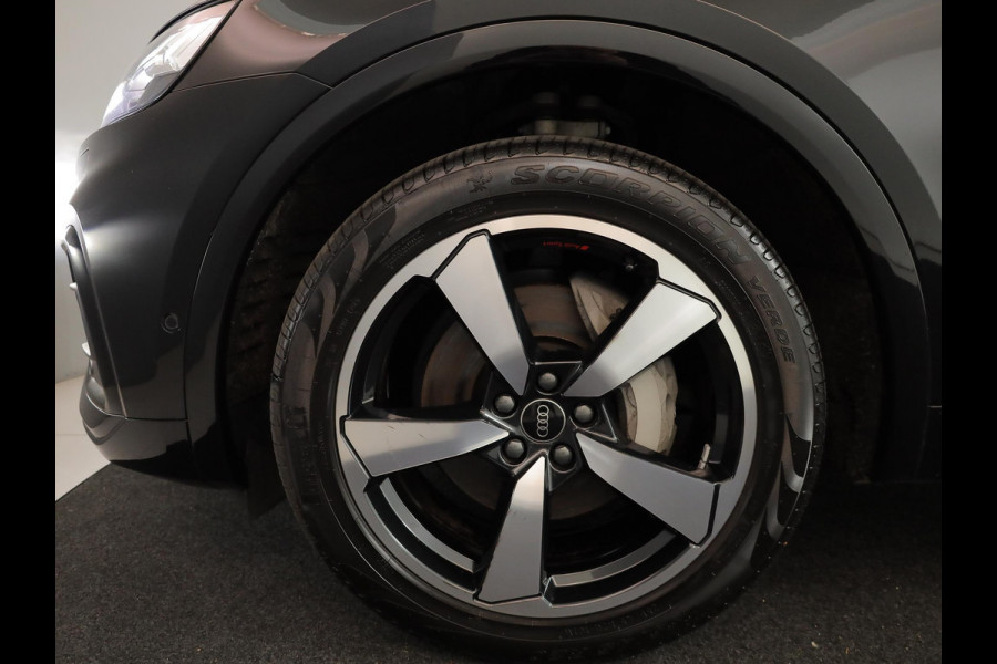 Audi Q5 Sportback 55 TFSI e S edition Competition 367pk | Panoramadak | Verlengde garantie | Navigatie | Parkeersensoren (Park assist) | Rondomzicht camera | Lederen bekleding | S-Line |