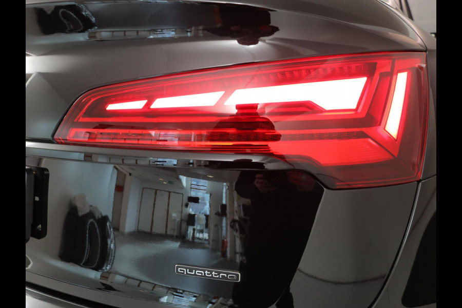 Audi Q5 Sportback 55 TFSI e S edition Competition 367pk | Panoramadak | Verlengde garantie | Navigatie | Parkeersensoren (Park assist) | Rondomzicht camera | Lederen bekleding | S-Line |