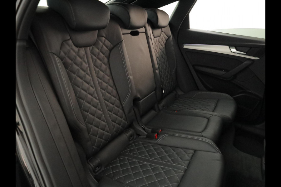 Audi Q5 Sportback 55 TFSI e S edition Competition 367pk | Panoramadak | Verlengde garantie | Navigatie | Parkeersensoren (Park assist) | Rondomzicht camera | Lederen bekleding | S-Line |