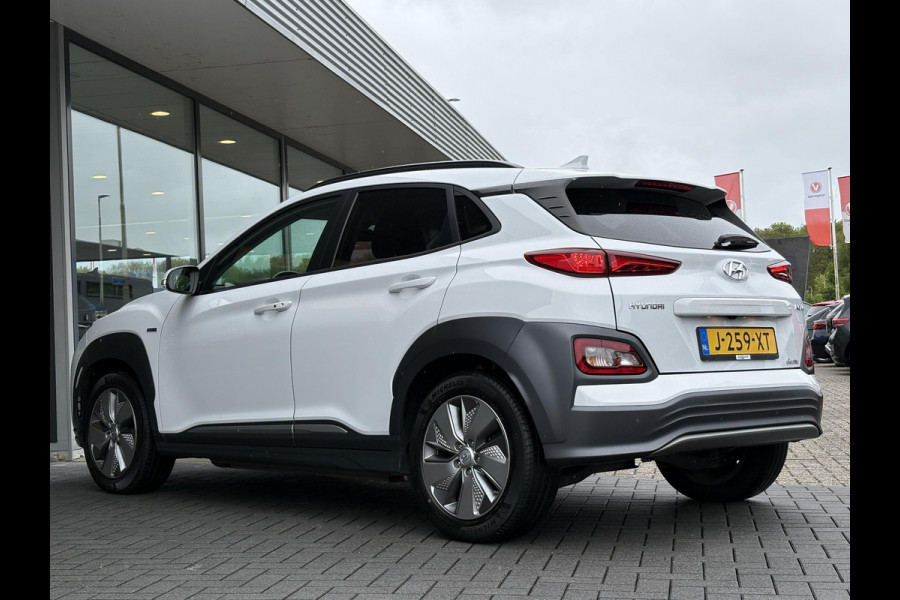 Hyundai Kona EV Fashion 64 kWh | Trekhaak | Warmtepomp | Head-Up | 3Fase | Krell | Dodehoeksensoren | Camera |
