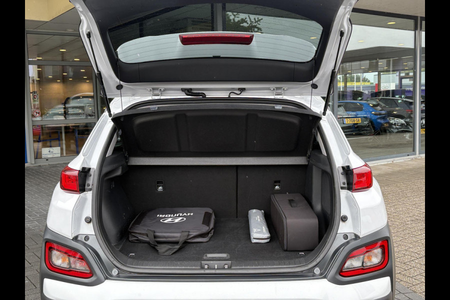 Hyundai Kona EV Fashion 64 kWh | Trekhaak | Warmtepomp | Head-Up | 3Fase | Krell | Dodehoeksensoren | Camera |