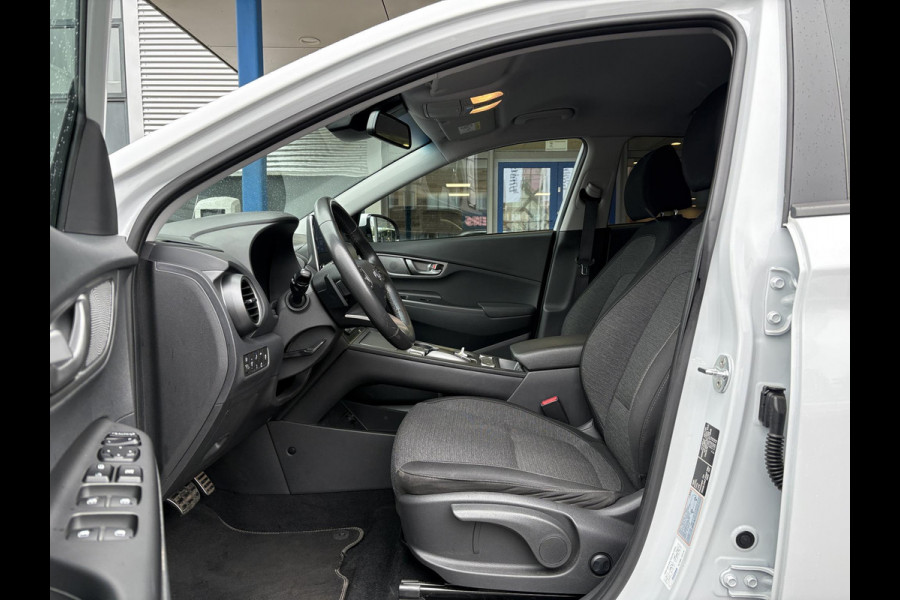 Hyundai Kona EV Fashion 64 kWh | Trekhaak | Warmtepomp | Head-Up | 3Fase | Krell | Dodehoeksensoren | Camera |