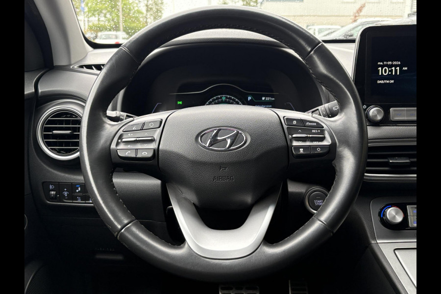 Hyundai Kona EV Fashion 64 kWh | Trekhaak | Warmtepomp | Head-Up | 3Fase | Krell | Dodehoeksensoren | Camera |