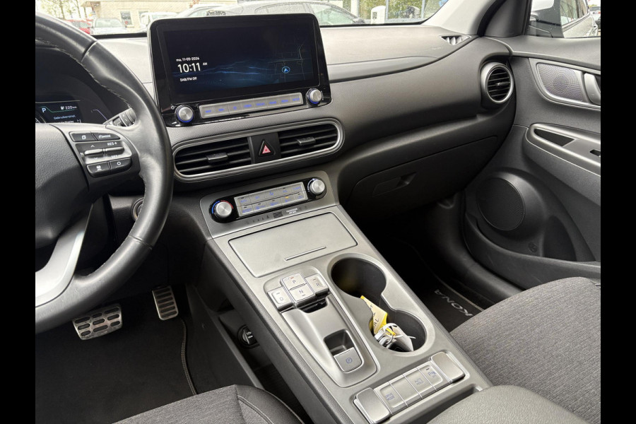 Hyundai Kona EV Fashion 64 kWh | Trekhaak | Warmtepomp | Head-Up | 3Fase | Krell | Dodehoeksensoren | Camera |