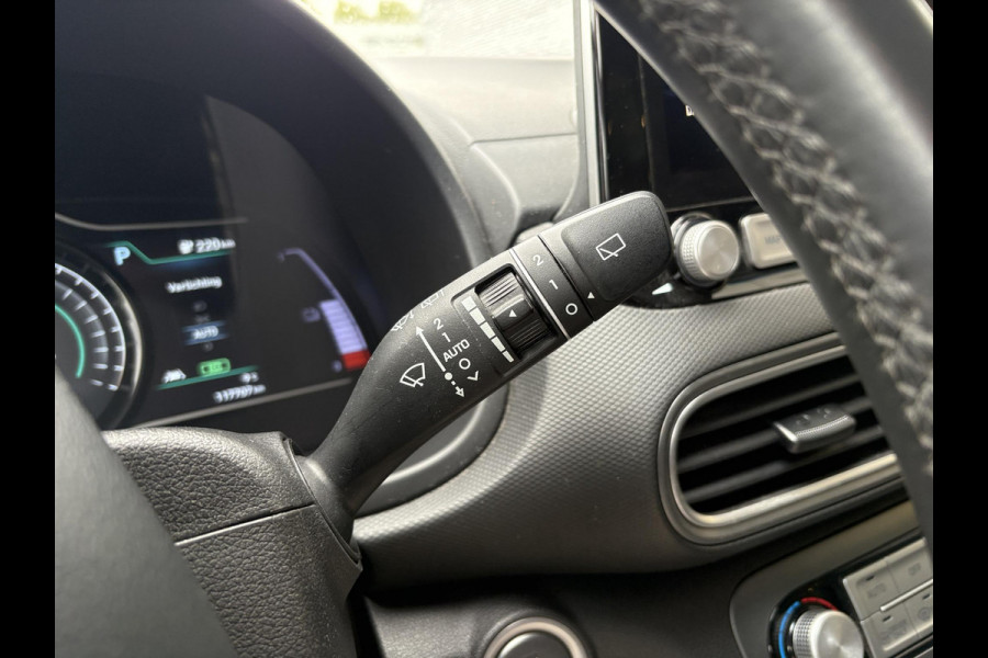 Hyundai Kona EV Fashion 64 kWh | Trekhaak | Warmtepomp | Head-Up | 3Fase | Krell | Dodehoeksensoren | Camera |