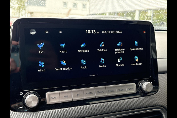 Hyundai Kona EV Fashion 64 kWh | Trekhaak | Warmtepomp | Head-Up | 3Fase | Krell | Dodehoeksensoren | Camera |