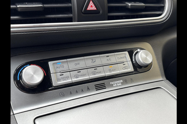 Hyundai Kona EV Fashion 64 kWh | Trekhaak | Warmtepomp | Head-Up | 3Fase | Krell | Dodehoeksensoren | Camera |