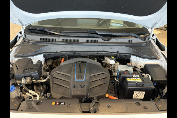 Hyundai Kona EV Fashion 64 kWh | Trekhaak | Warmtepomp | Head-Up | 3Fase | Krell | Dodehoeksensoren | Camera |