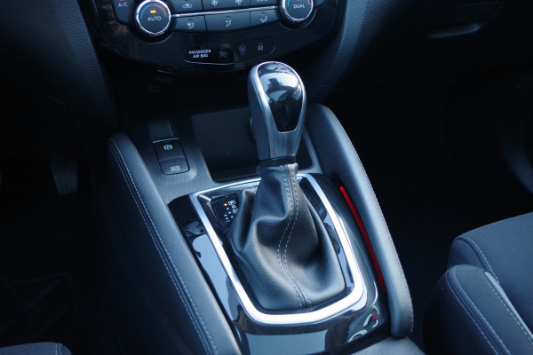 Nissan QASHQAI 1.3 DIG-T 160 PK Automaat N-Connecta, Panoramadak, 360 Camera, Adap. Cruise Control