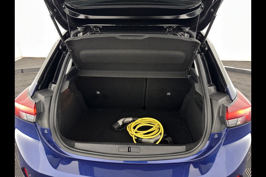 Opel CORSA-E Elegance 50 kWh [ 3-Fase ] (INCL-BTW) Aut. *FULL-LED | ADAPTIVE-CRUISE | DIGI-COCKPIT | LEATHER-MICROFIBRE | CARPLAY | CAMERA | ECC | KEYLESS | CRUISE | DAB | PRIVACY-GLASS | 16'' ALU*