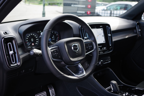 Volvo XC40 1.5 T3 164 PK Automaat R-Design, Adap. Cruise Control, LED, Camera, Keyless