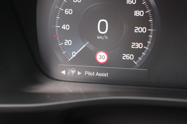 Volvo XC40 1.5 T3 164 PK Automaat R-Design, Adap. Cruise Control, LED, Camera, Keyless