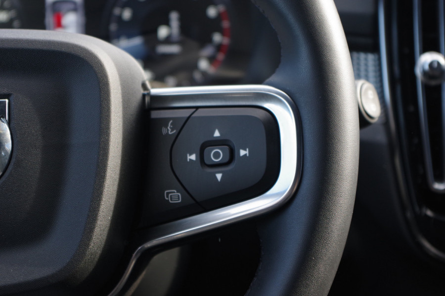 Volvo XC40 1.5 T3 164 PK Automaat R-Design, Adap. Cruise Control, LED, Camera, Keyless