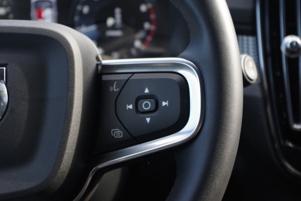 Volvo XC40 1.5 T3 164 PK Automaat R-Design, Adap. Cruise Control, LED, Camera, Keyless