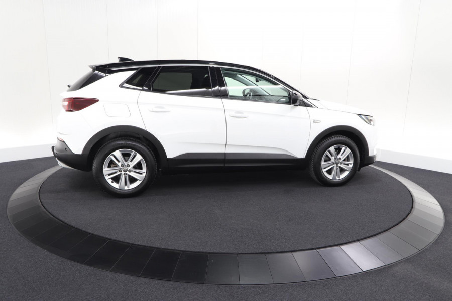 Opel Grandland X 130 Turbo AT8 Business Elegance | Trekhaak | Elektrische Kofferklep | Camera | Apple Carplay