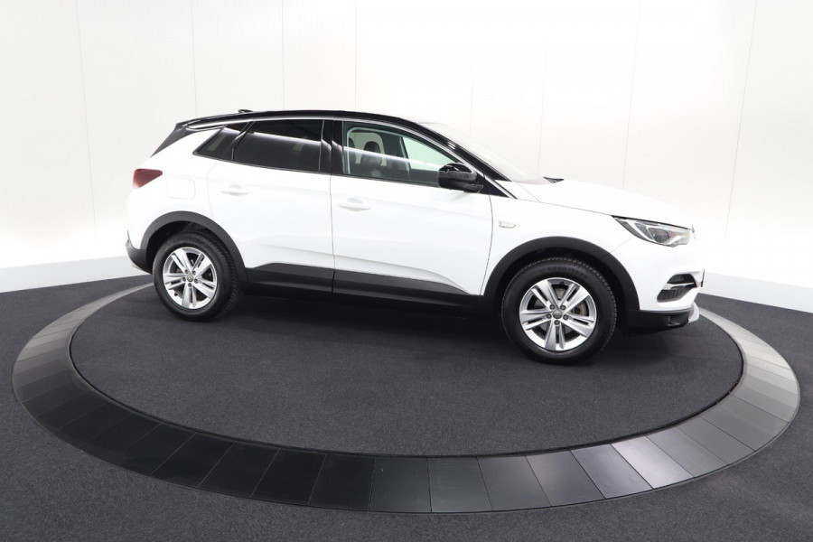Opel Grandland X 130 Turbo AT8 Business Elegance | Trekhaak | Elektrische Kofferklep | Camera | Apple Carplay