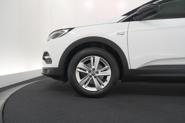 Opel Grandland X 130 Turbo AT8 Business Elegance | Trekhaak | Elektrische Kofferklep | Camera | Apple Carplay