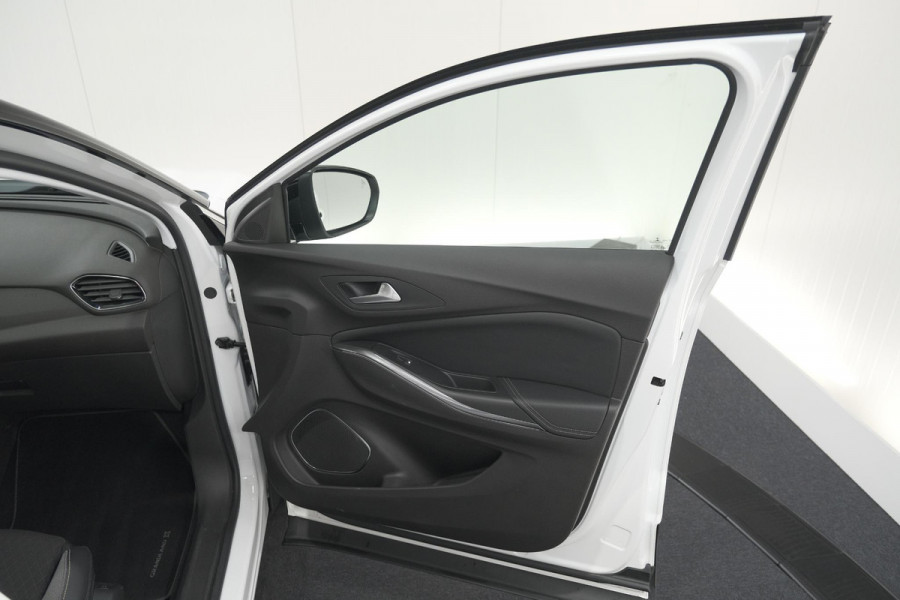 Opel Grandland X 130 Turbo AT8 Business Elegance | Trekhaak | Elektrische Kofferklep | Camera | Apple Carplay