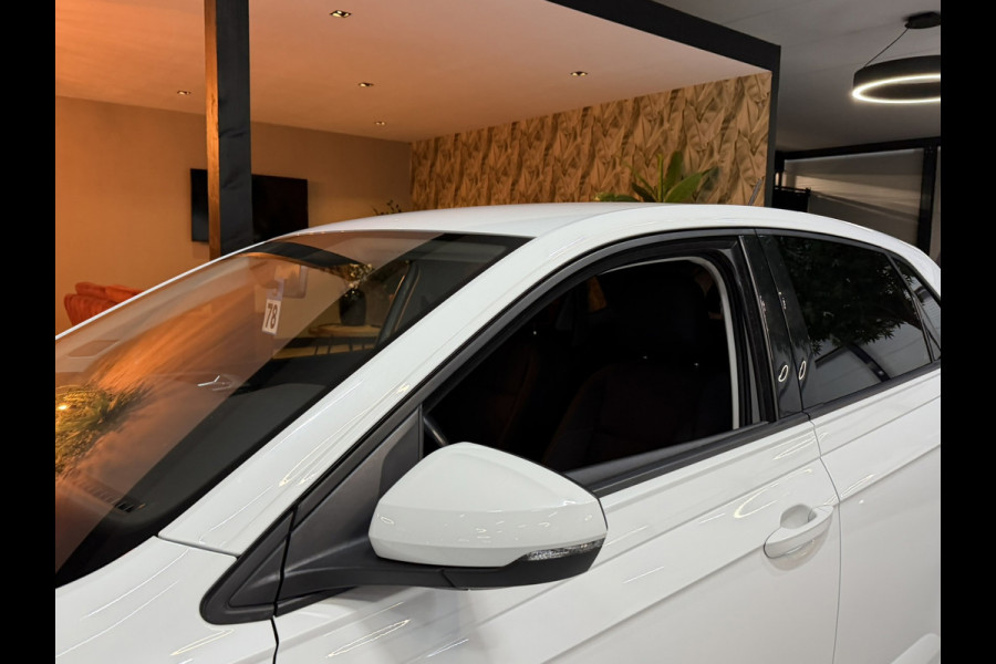 Volkswagen Polo 1.0 TSI Comfortline Garantie Carplay StoelVW PDC Adaptieve Cruise Navi Led Airco Rijklaar