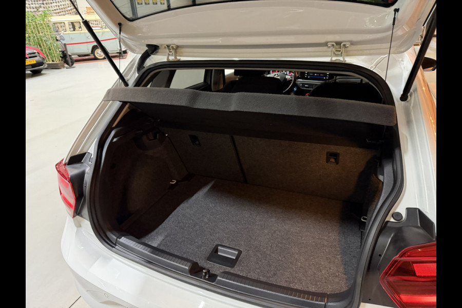 Volkswagen Polo 1.0 TSI Comfortline Garantie Carplay StoelVW PDC Adaptieve Cruise Navi Led Airco Rijklaar