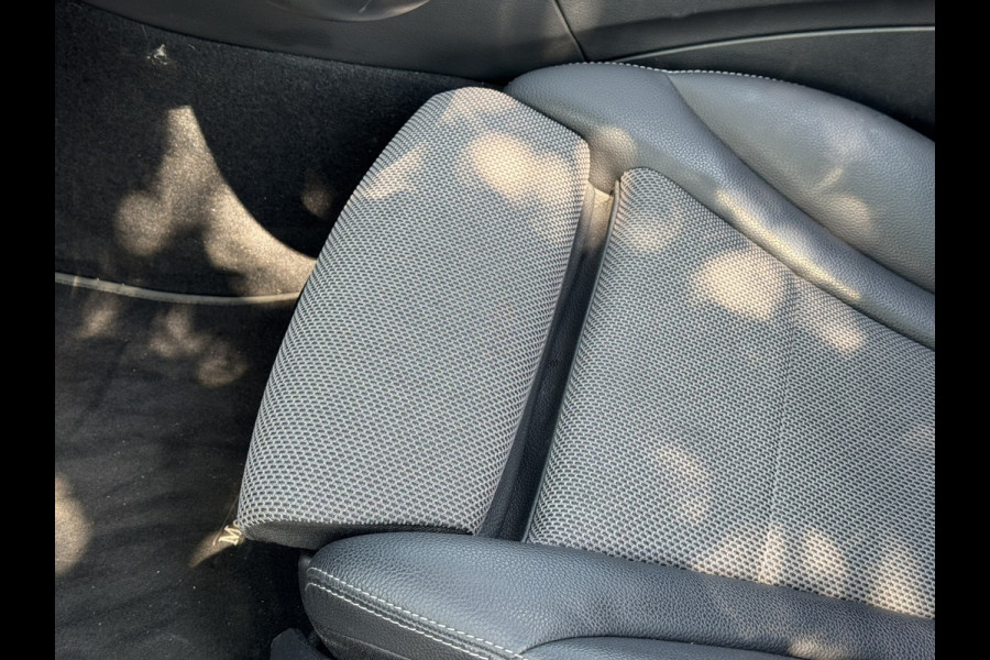 Mercedes-Benz C-Klasse 180 Business Solution Plus Upgr. Ed. | Panoramadak, Carplay/Android, Navi, Camera, Cruise, Climate |
