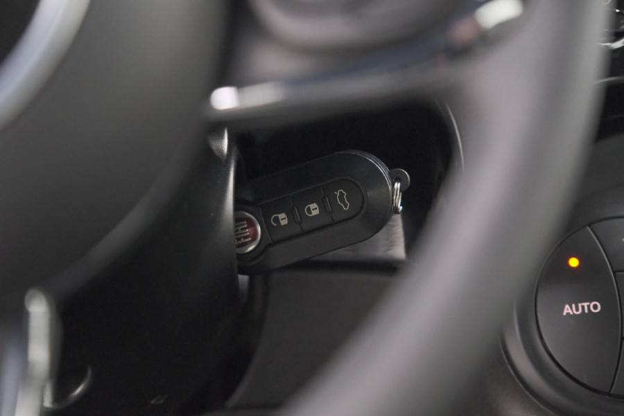 Fiat 500C 1.0 Hybrid Dolcevita | Apple Carplay | Parkeersensoren | Climate control
