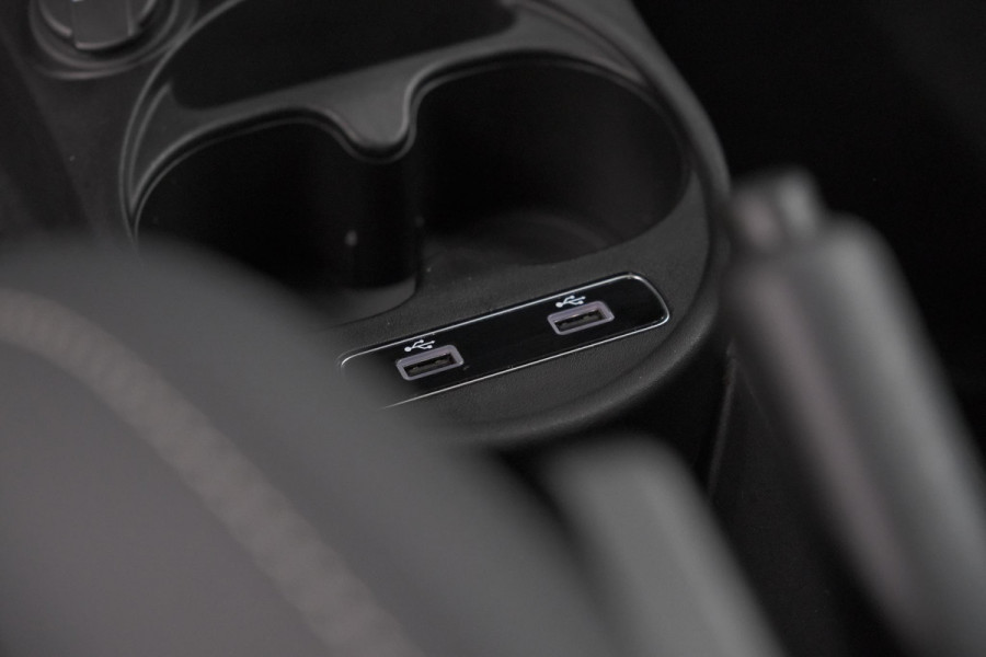 Fiat 500C 1.0 Hybrid Dolcevita | Apple Carplay | Parkeersensoren | Climate control