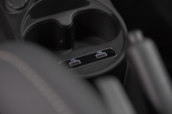 Fiat 500C 1.0 Hybrid Dolcevita | Apple Carplay | Parkeersensoren | Climate control