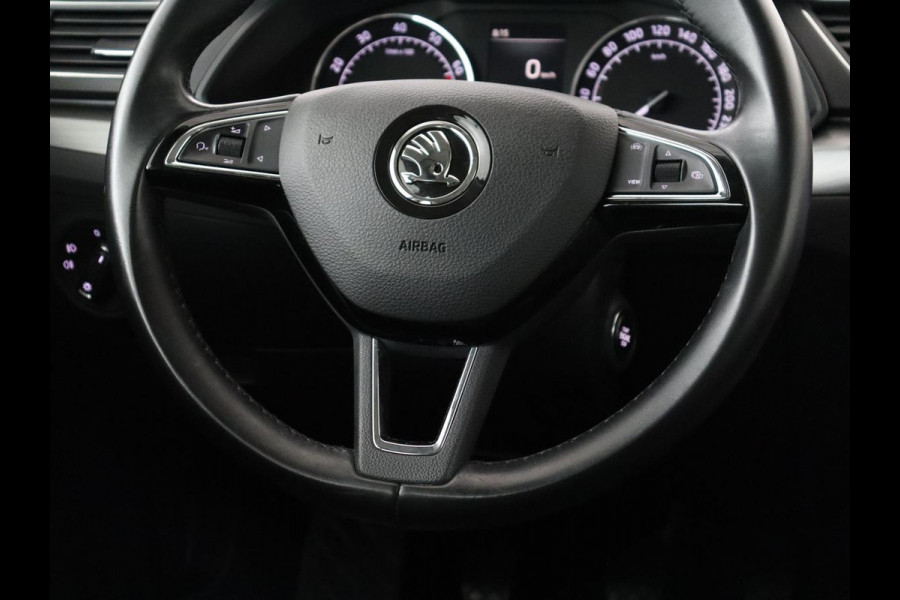 Škoda Superb 1.5 TSI Style | Panoramadak | Leder | Stoelverwarming | Carplay | Bi-Xenon | Navigatie | Canton Sound | Side Assist | Park Assist | Memory | Cruise control | Climate control