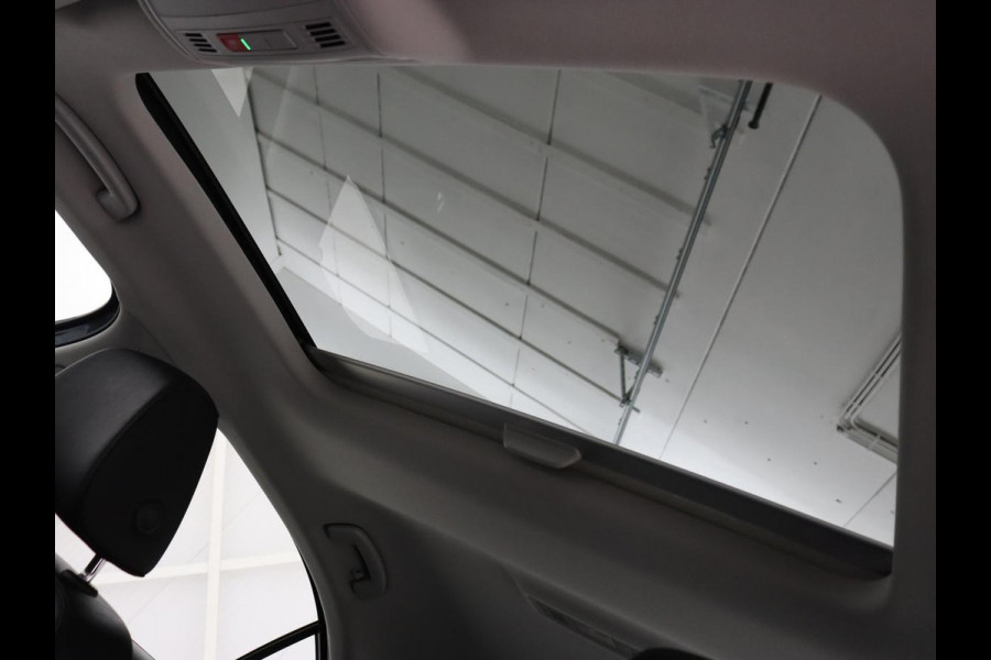 Škoda Superb 1.5 TSI Style | Panoramadak | Leder | Stoelverwarming | Carplay | Bi-Xenon | Navigatie | Canton Sound | Side Assist | Park Assist | Memory | Cruise control | Climate control