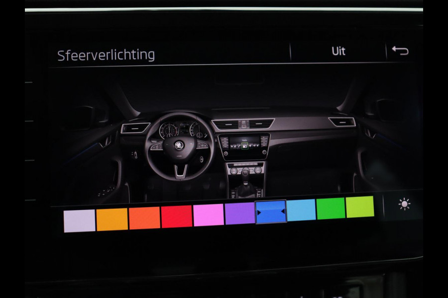 Škoda Superb 1.5 TSI Style | Panoramadak | Leder | Stoelverwarming | Carplay | Bi-Xenon | Navigatie | Canton Sound | Side Assist | Park Assist | Memory | Cruise control | Climate control