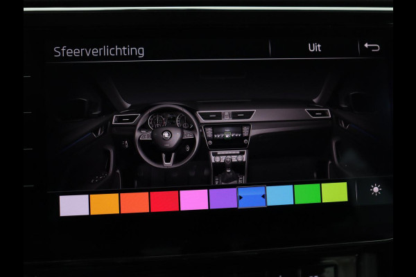 Škoda Superb 1.5 TSI Style | Panoramadak | Leder | Stoelverwarming | Carplay | Bi-Xenon | Navigatie | Canton Sound | Side Assist | Park Assist | Memory | Cruise control | Climate control